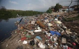 Kualitas Air Menurun Karena Plastik